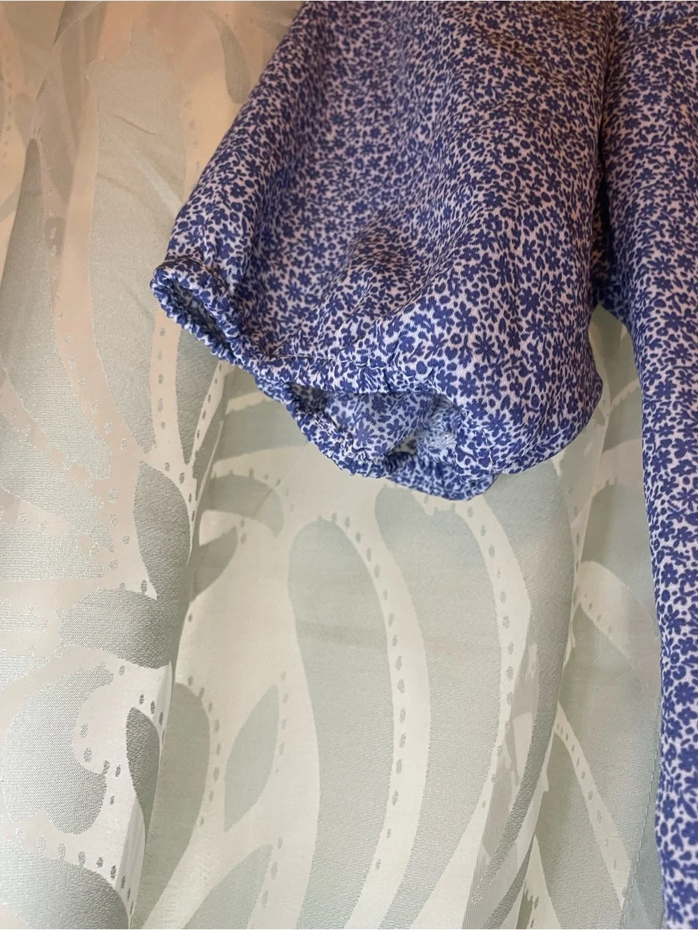 Abercrombie & Fitch Blue Micro-Flower Puff Sleeve Top